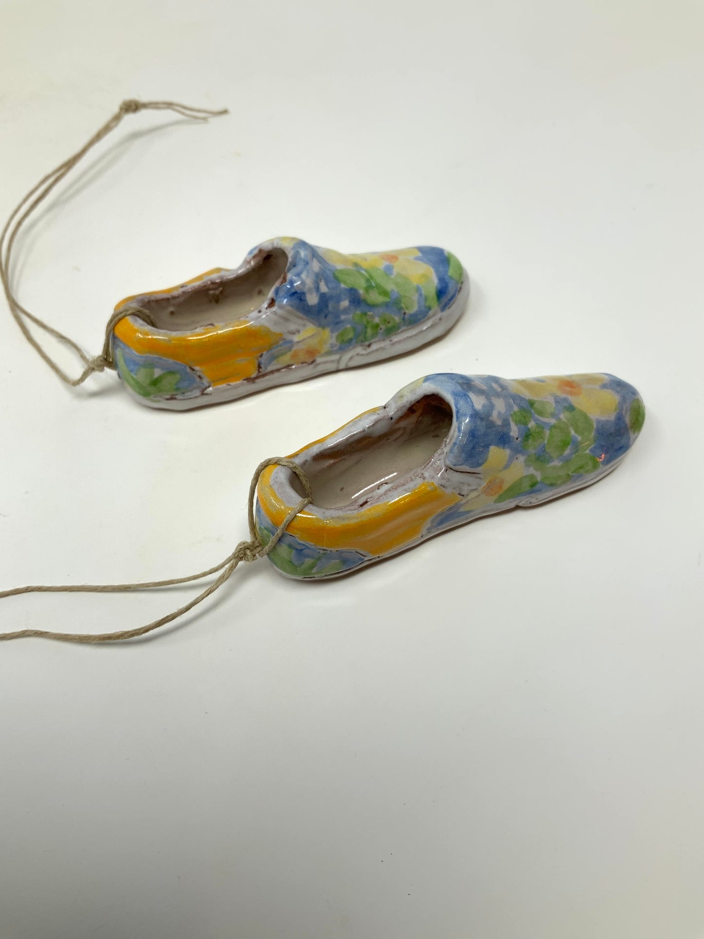Slip-on Charm -- Hawaiian, blue/yellow