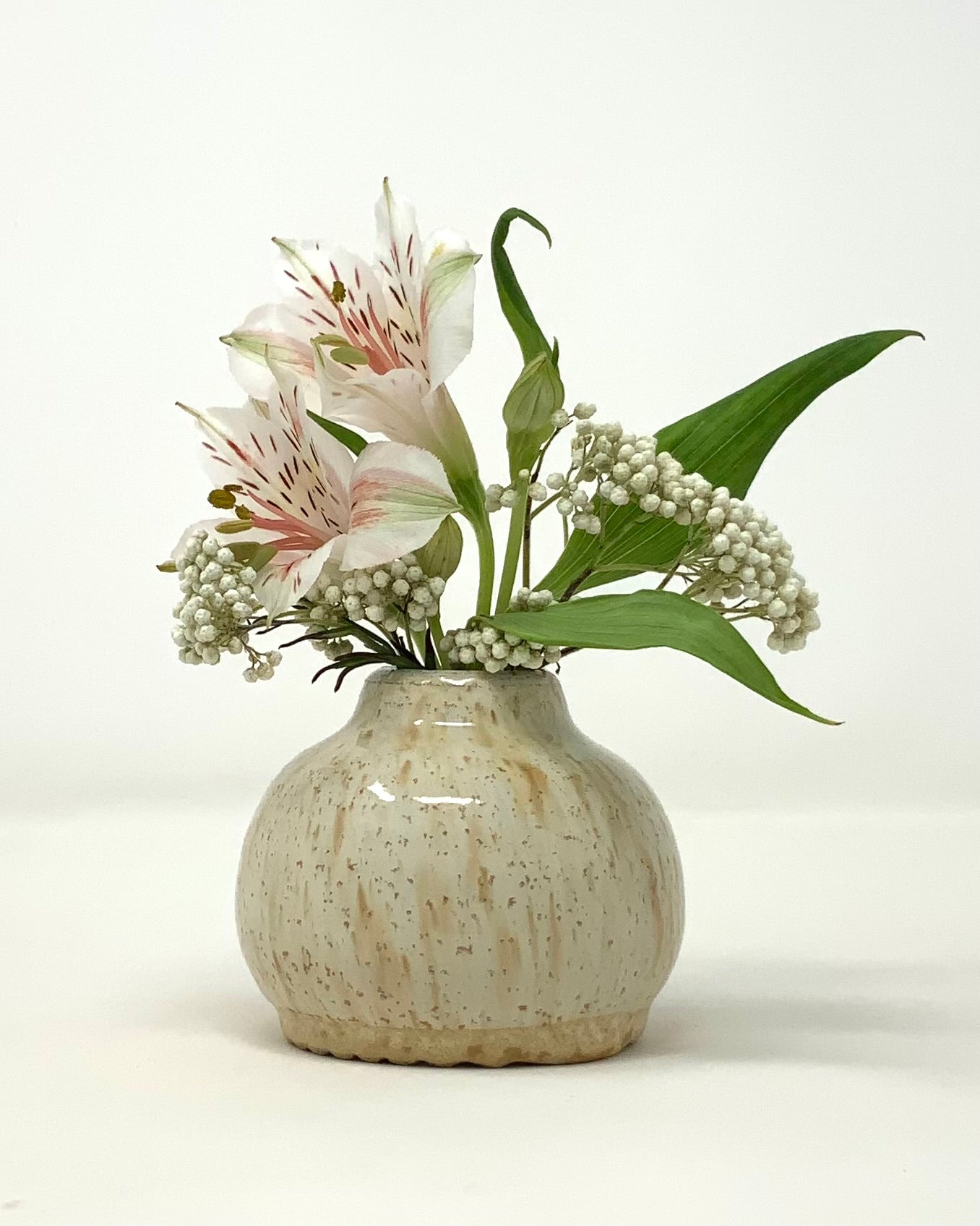 Bud Vase - sand gloss