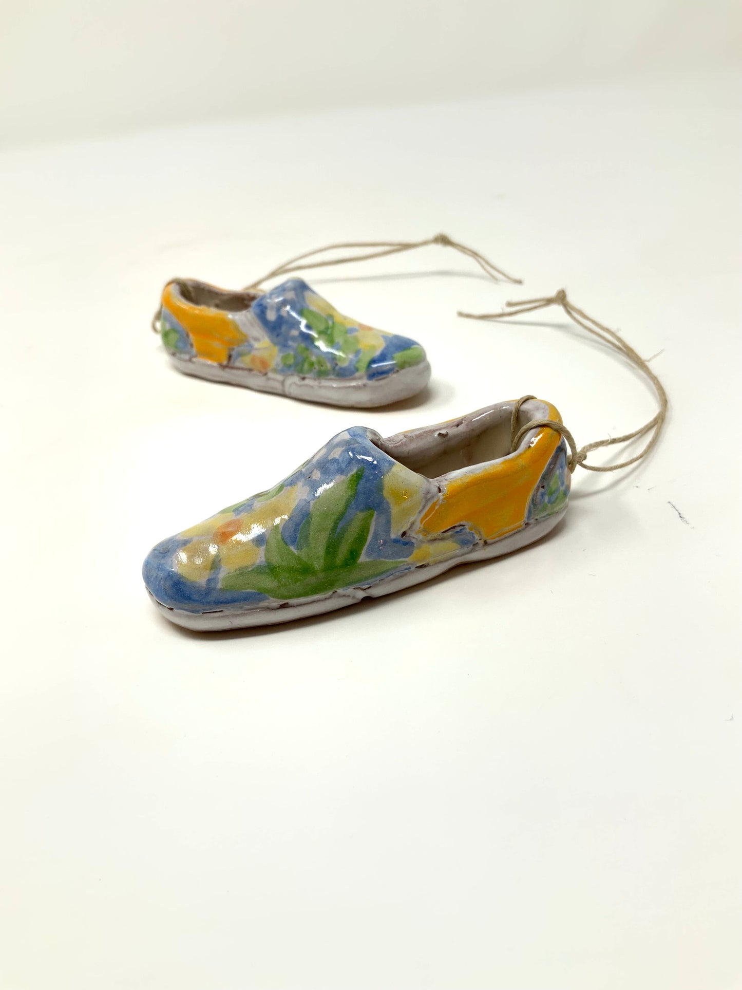 Slip-on Charm -- Hawaiian, blue/yellow