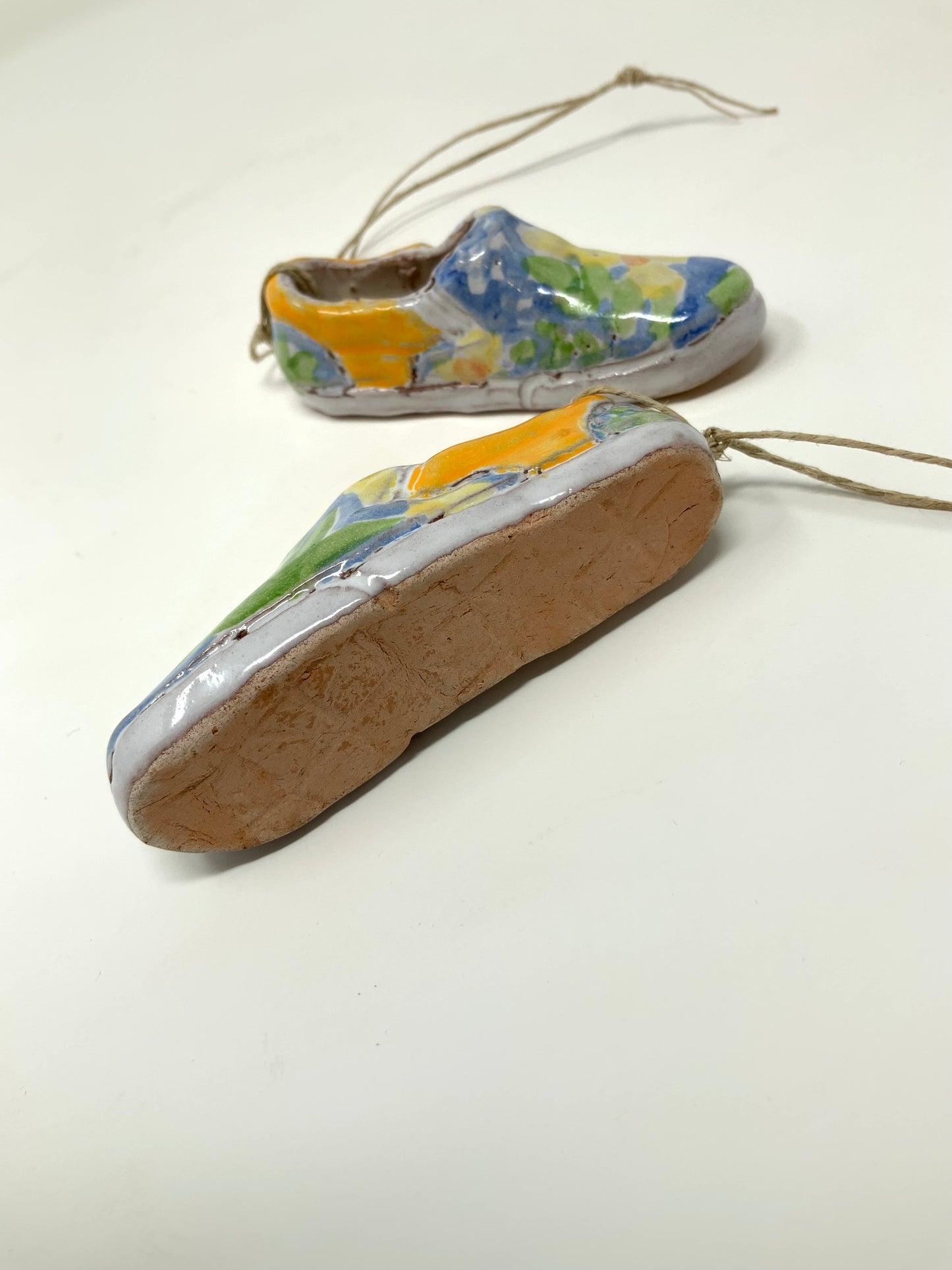 Slip-on Charm -- Hawaiian, blue/yellow