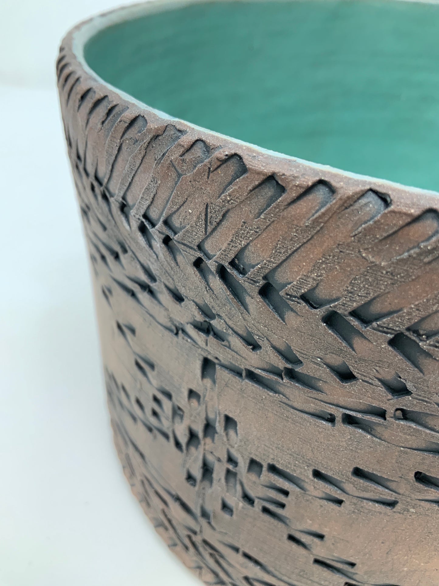 Ranch House Basketweave Cachepot — large